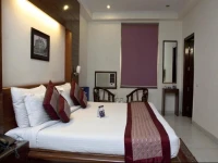OYO Premium Near Cyber Park 