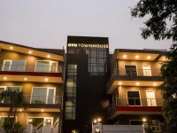 OYO Rooms Near Galleria Market 