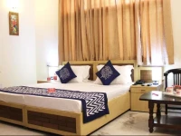 OYO Rooms Near Huda City Centre 