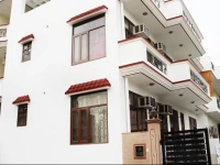 OYO Rooms Near Signature Tower 