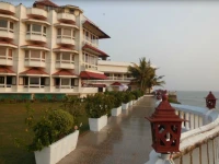 Mascot Beach Resort 