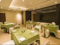 OYO Premium Mall Road Cantt 