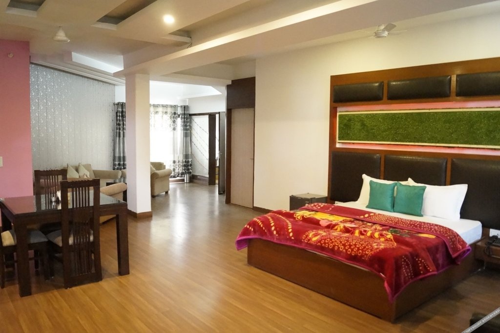 Hotel Bliss 