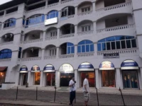Vista Rooms at River Road 