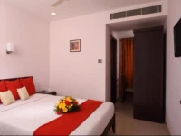 Vista Rooms at Thevara Road 