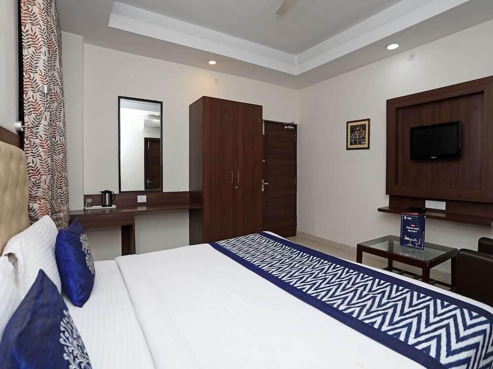 OYO Rooms Vikrant Khand 