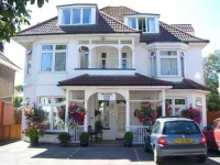 Alexander Lodge Guest House 4*