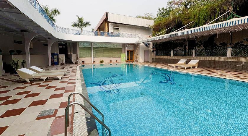 Dee Marks Airport Hotel & Resorts 