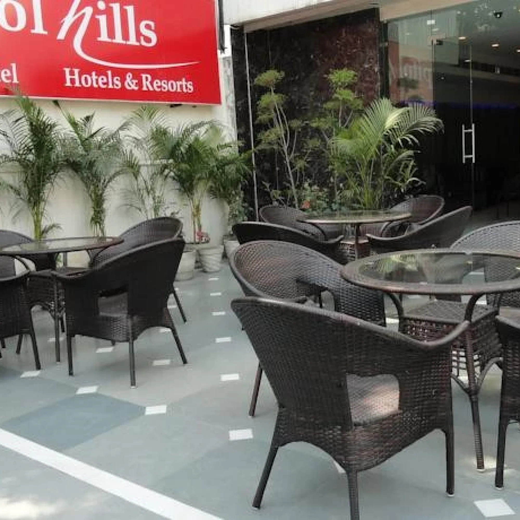 Capitol Hills 3*