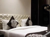 OYO Premium Anand Vihar 2 