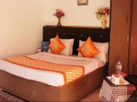 OYO Apartments Lake View Mall Road 