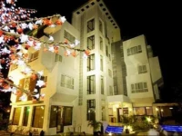 Lily Sarovar Portico 