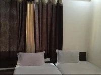 12 Star Service Apartments 