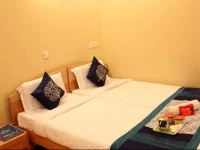 OYO Rooms FC Road 