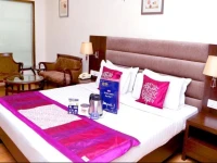 OYO Premium Jaistambh Chowk 