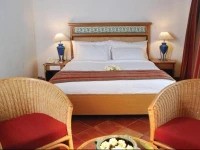 Leonia Holistic Destination 