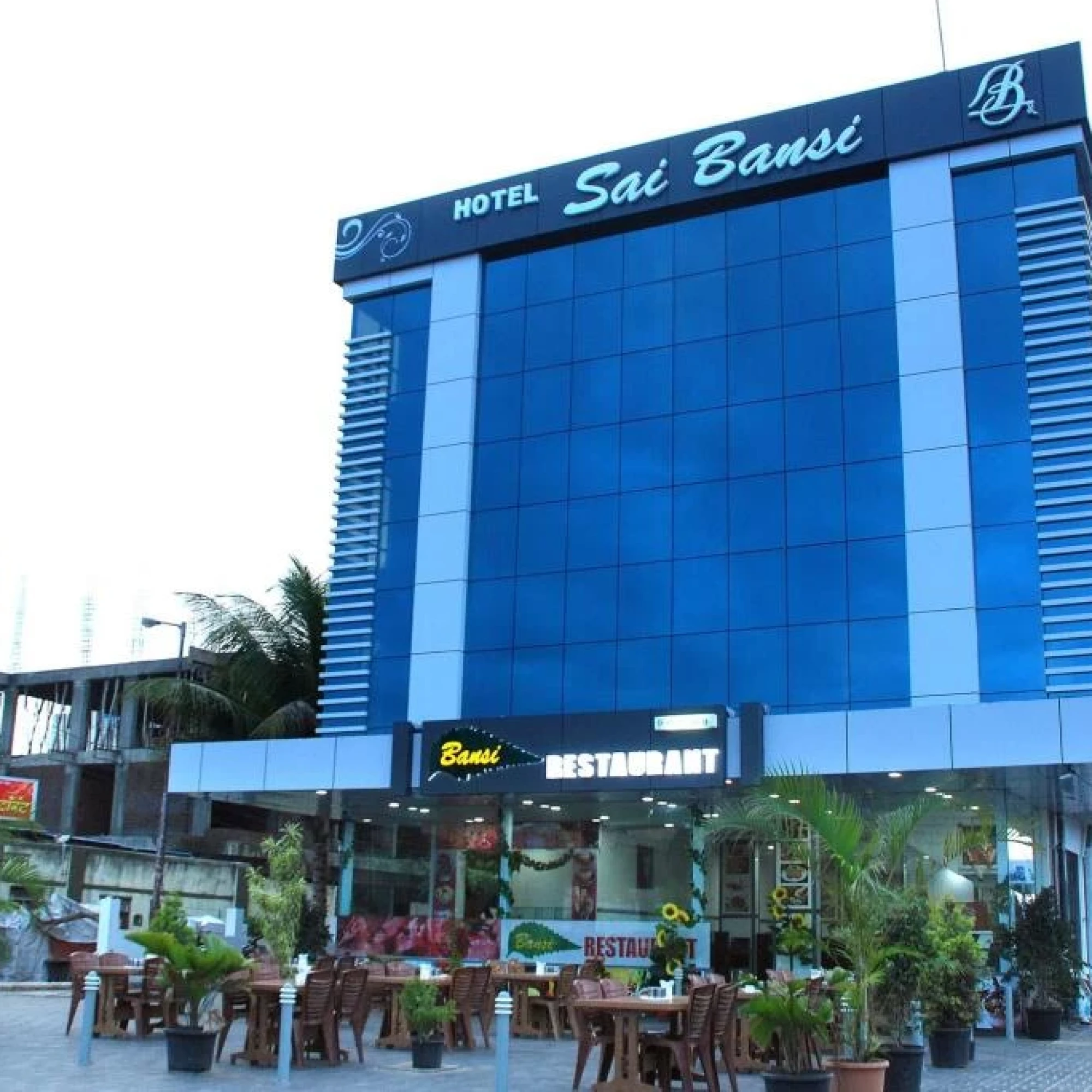 Hotel Sai Bansi 3*