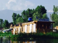 Houseboat Parimahal 