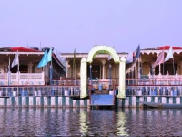 Young Good Luck group of Houseboats 