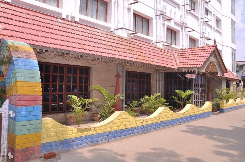Hotel MNH Royal Park 