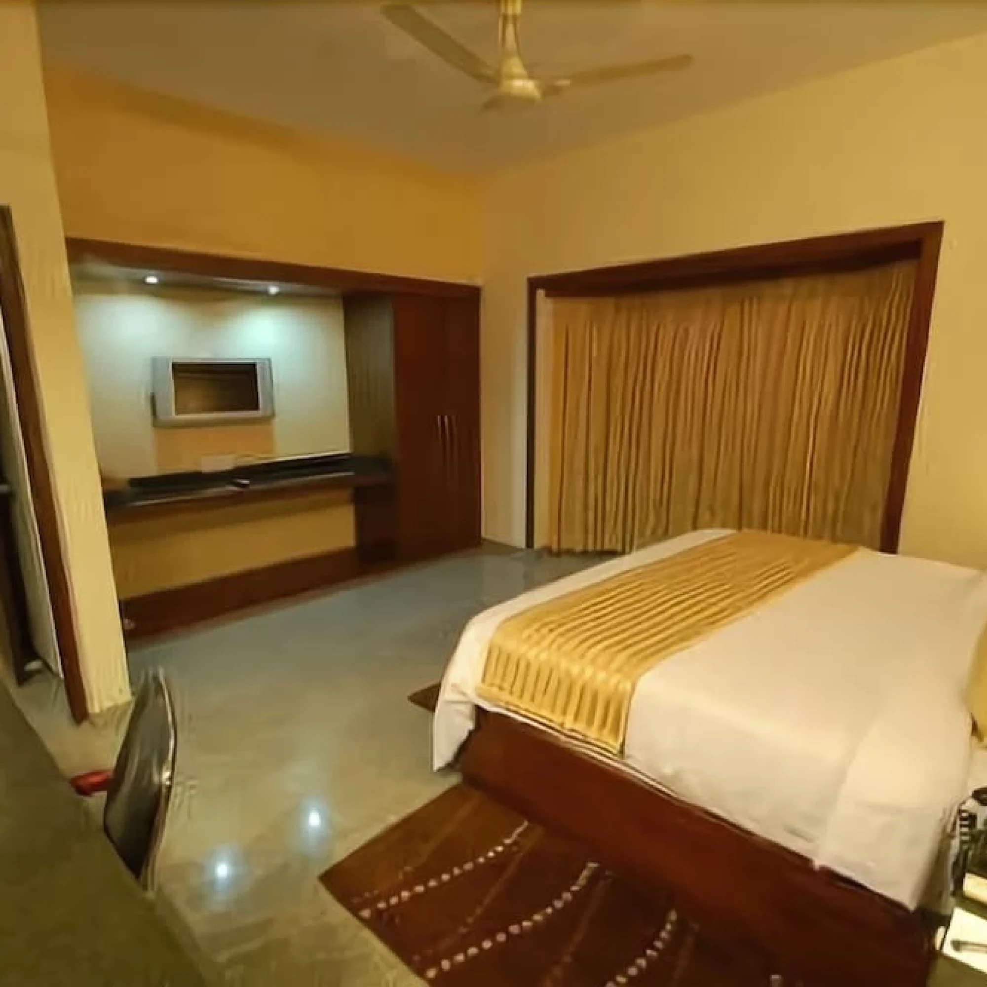 Velan Hotel Greenfields 3*