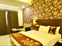 OYO Rooms Near CHL Hospital 