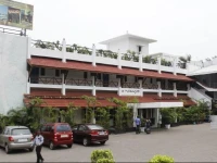 OYO Premium Beach Road 