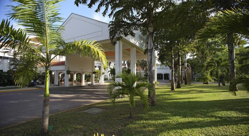 Sarova Whitesands Beach Resort & Spa 