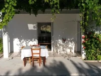 Antigonis Cottage 
