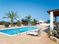 Athina Villa Coral Bay 