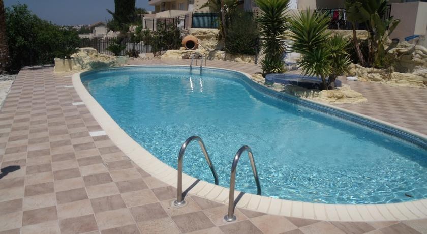Apart- Leda Heights Paphos 