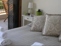 Apart - Mel &amp; Bills Paradise Block 