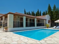 Amalia Villa Polis 