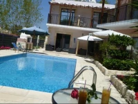 Avra Family Maisonettes 