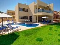 Mike &amp; Lenos Tsoukkas Luxury Villas 