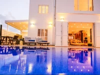 Villa Blue Phoenix 