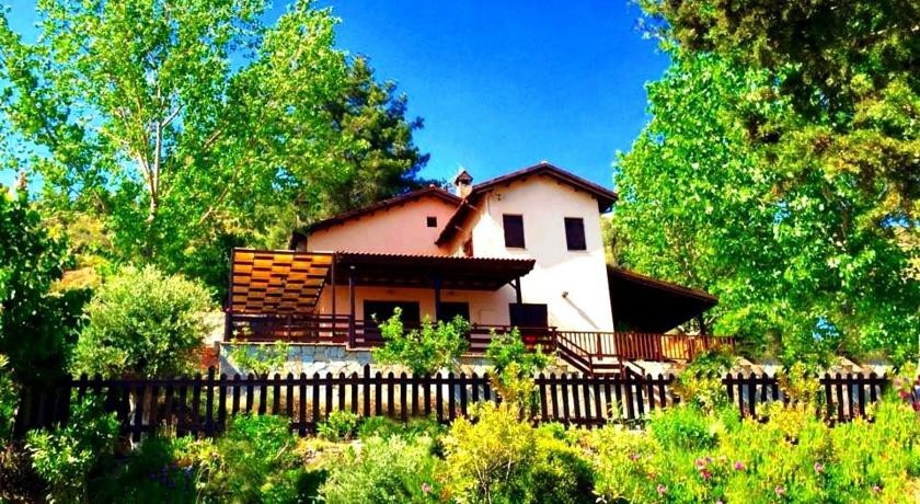 Apokas Country House 