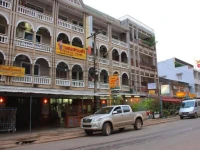 Lankham Hotel 2*