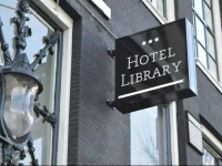 Hotel Library 