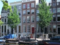 Canal Apartments 