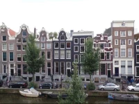 Canalside Apartments 