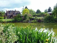 A Lakeside Town Farm B & B 4*