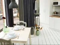 Prinsengracht Canal Apartments 
