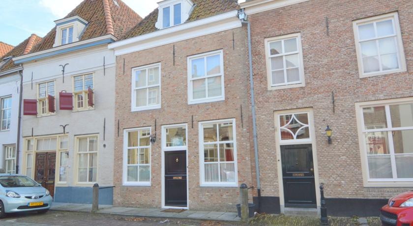 Holiday Home De Zonnewijzer 