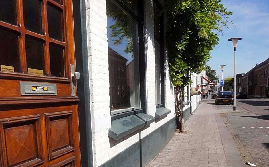 Franks Tango Hostel 