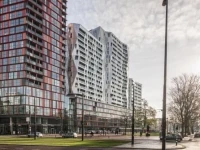 570 Calypso Centre Apartment with Private Parking *Non Smoking* 