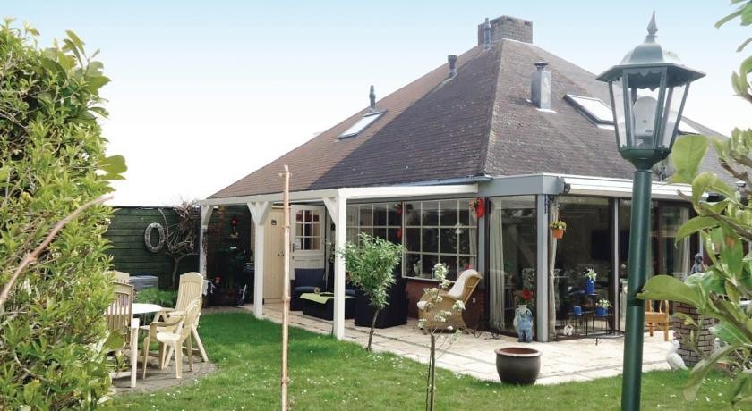 Holiday home Stavenisse Buurtweg 