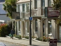 Les Troupes Apartments 