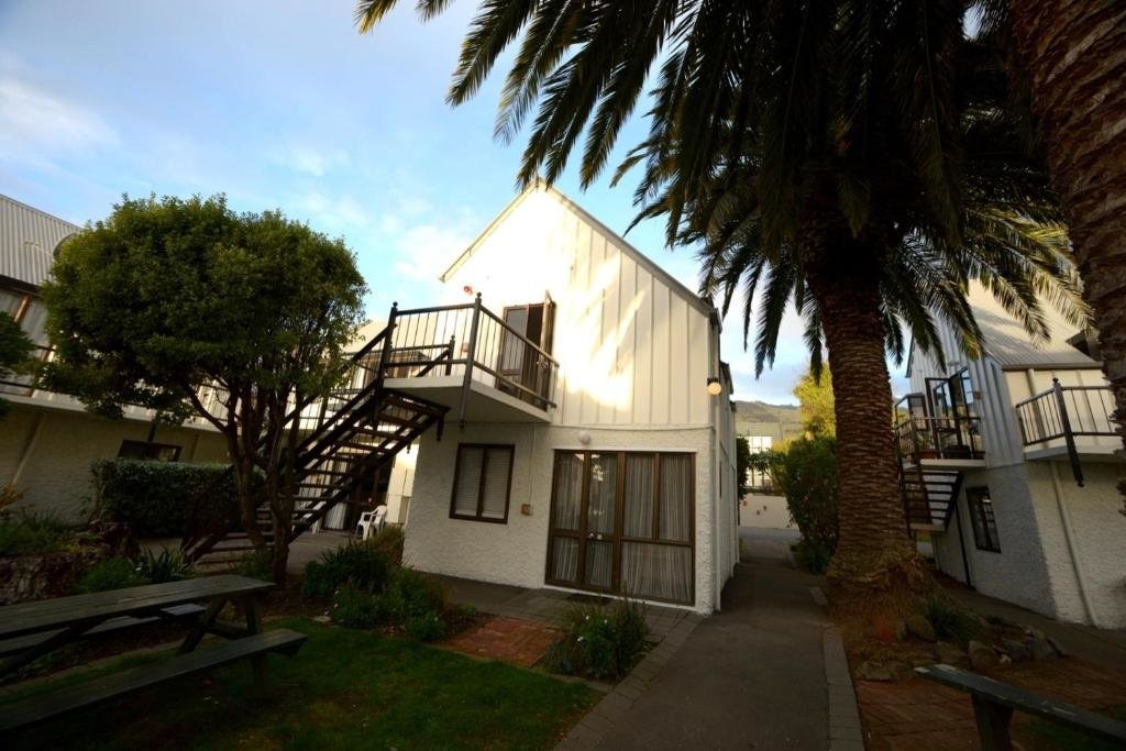 Akaroa Village Inn 