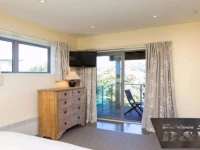 Baldwin Street BnB 